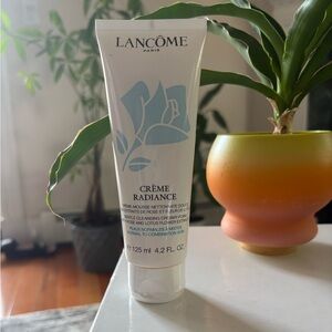 Lancome Paris - Crème Radiance Gentle Cleansing Creamy-Foam
